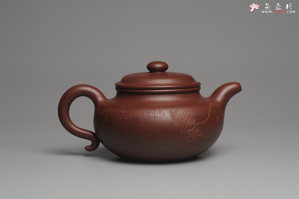 紫砂壶图片：【预定】难度超大 实力派杨老师全手工大亨仿古 大品650cc气势非凡 古韵悠悠  深得老味 - 美壶网