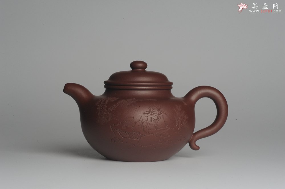 紫砂壶图片：强强联合 实力派杨老师全手工大亨莲子 方健老师即兴装饰 一甄清气半静吟 古韵悠悠 气势非凡 深得老味 - 美壶网