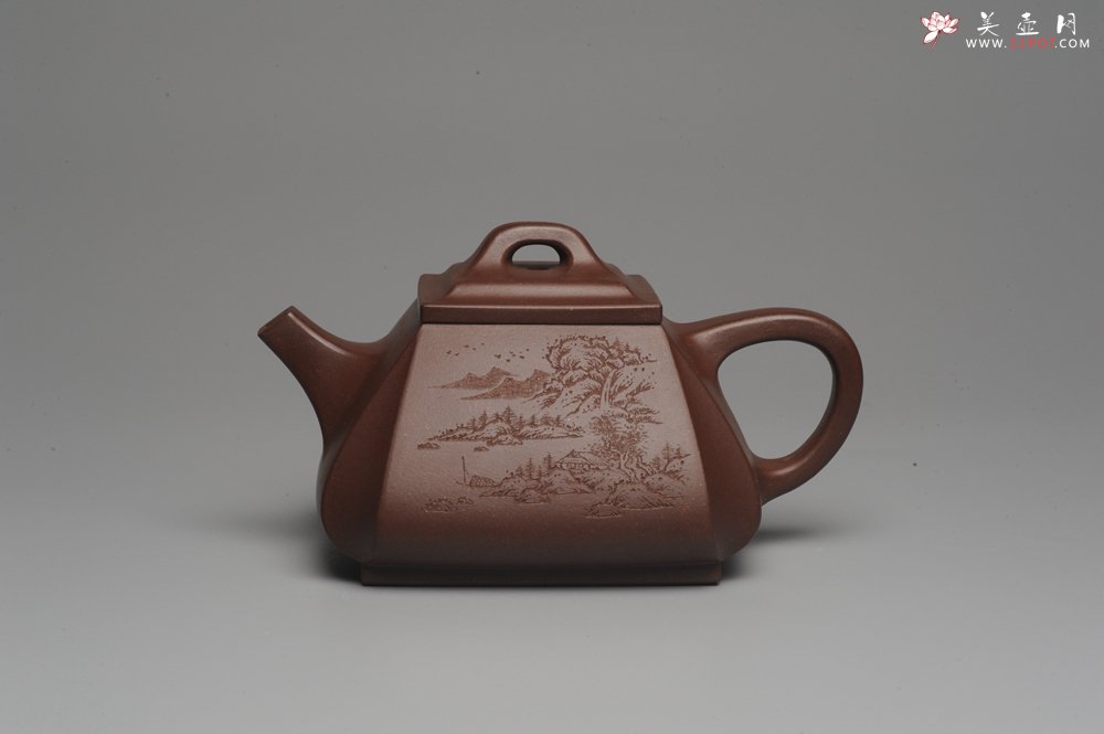 紫砂壶图片：美壶特惠 用心之作 进步之作 细节到位 做工精良 方健老师精心装饰山水抽角石瓢 只为看得见的朋友精工 - 美壶网