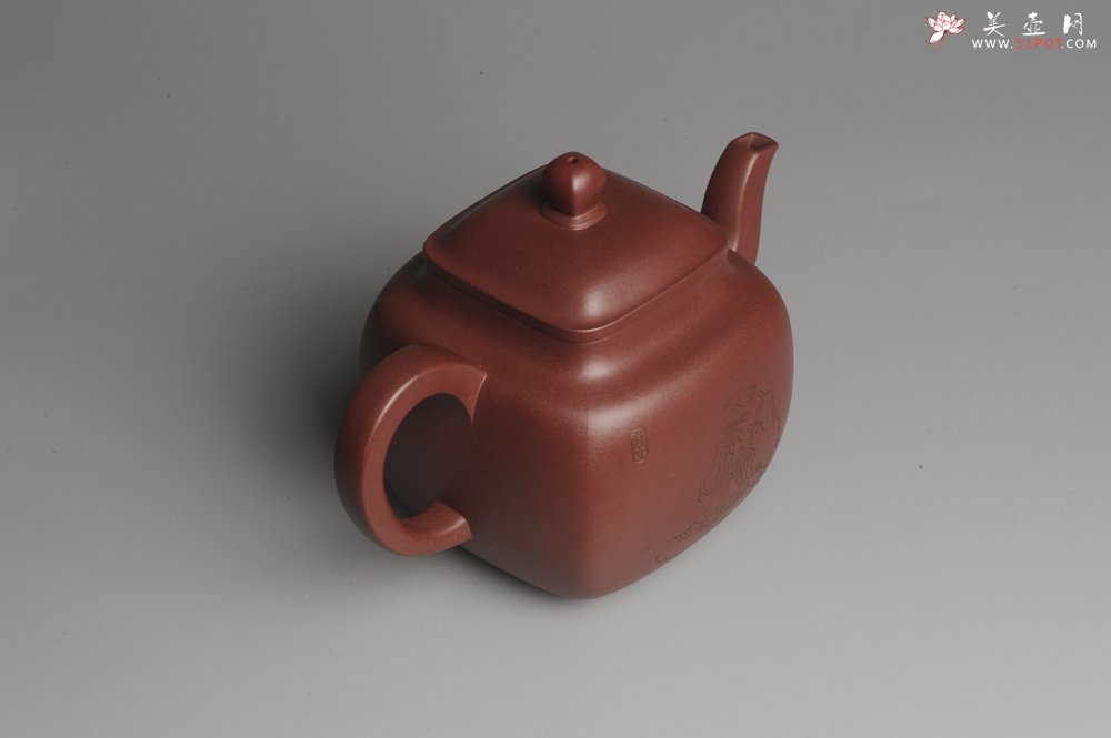 紫砂壶图片：实力派张海艳全手工重器鸣远四方 方健老师双刀装饰 浑厚大气 - 美壶网