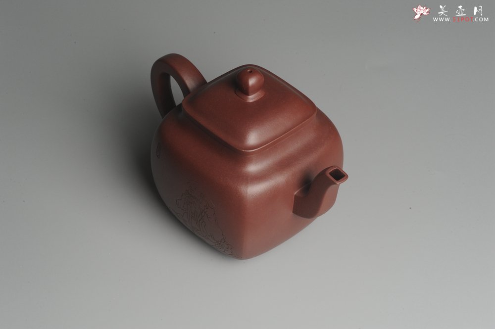 紫砂壶图片：实力派张海艳全手工重器鸣远四方 方健老师双刀装饰 浑厚大气 - 美壶网
