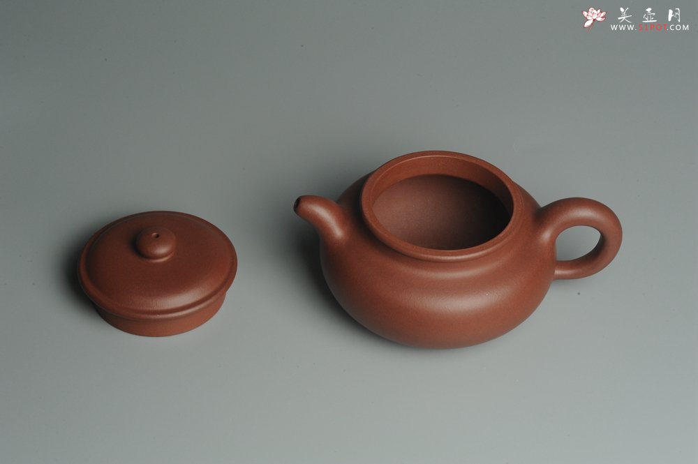 紫砂壶图片：油润底曹青 一捺底精品全手工大亨仿古 深得老味 请君细品 - 美壶网