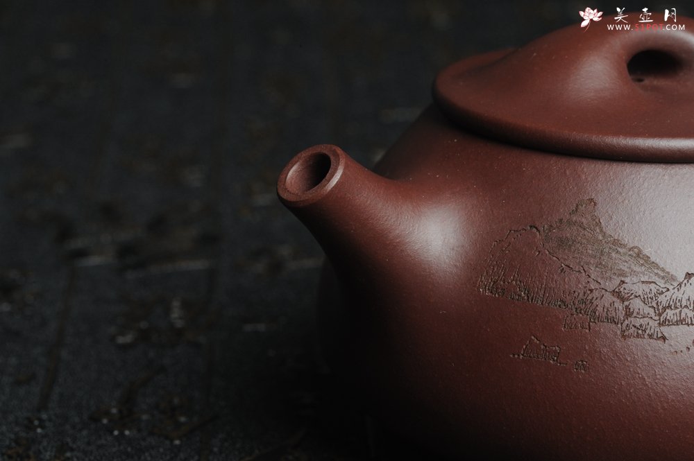 紫砂壶图片：美壶特惠 经典平盖小石瓢 满瓢（景舟石瓢）子木刻绘山水 - 美壶网