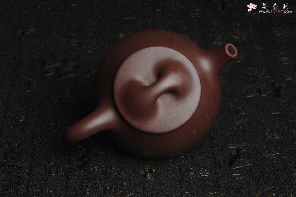 紫砂壶图片：美壶特惠 经典平盖小石瓢 满瓢（景舟石瓢）子木刻绘山水 - 美壶网