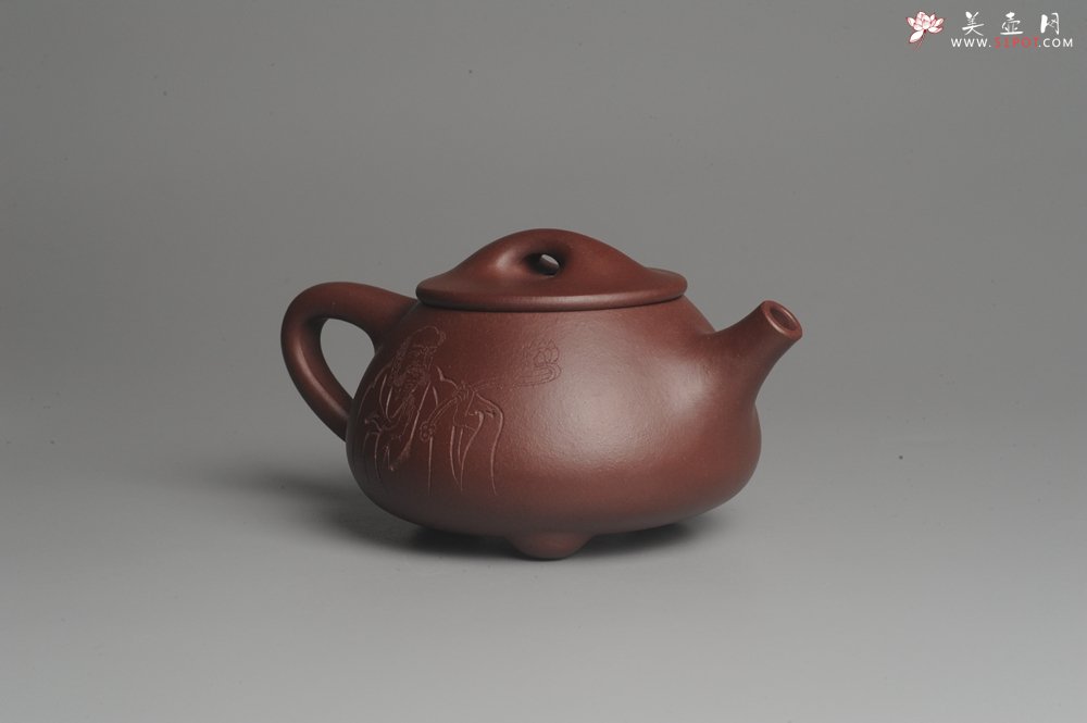 紫砂壶图片：美壶特惠 精致做工经典平盖无为小石瓢 精刻人物 茶人醉爱 - 美壶网