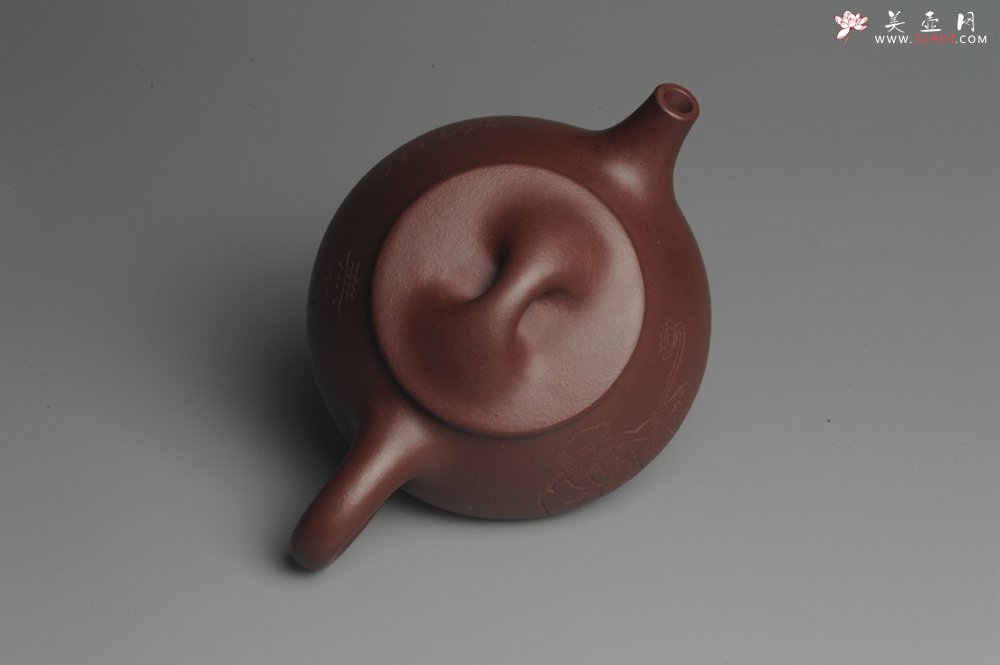 紫砂壶图片：美壶特惠 精致做工经典平盖无为小石瓢 精刻人物 茶人醉爱 - 美壶网