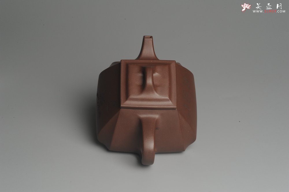 紫砂壶图片：美壶特惠 用心之作 进步之作 细节到位 做工精良 方健老师精心装饰花鸟精工抽角石瓢 只为看得见的朋友 - 美壶网