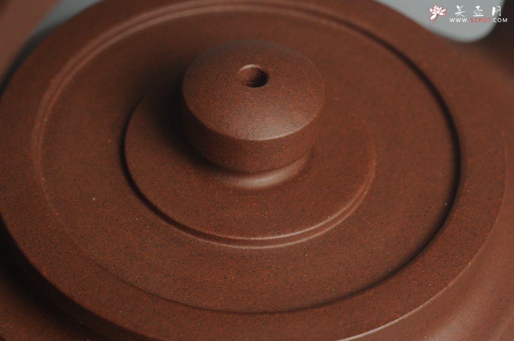 紫砂壶图片：进步明显 扛鼎之作 全美品 难度大刹凹单片折肩拍打成型全手工提壁壶 且玩且珍惜 - 美壶网