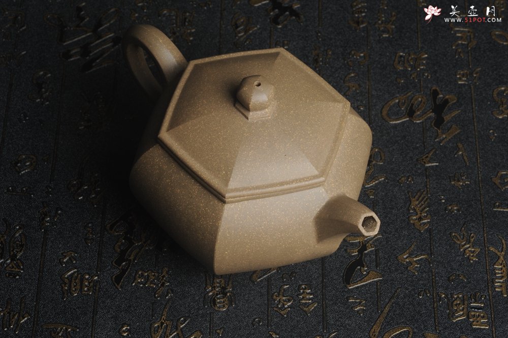 紫砂壶图片：优质青段 饱满大气全手工六方宫灯 - 美壶网