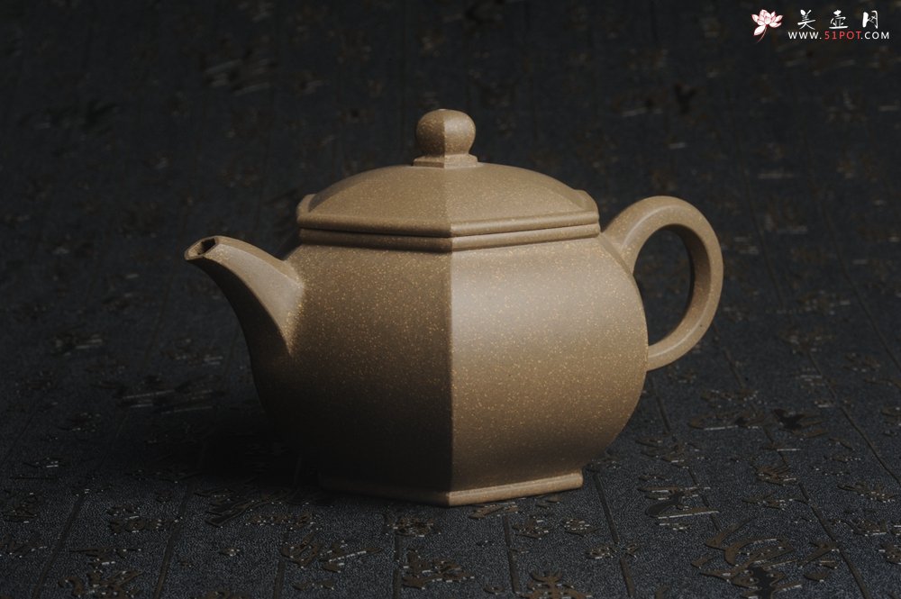 紫砂壶图片：优质青段 饱满大气全手工六方宫灯 - 美壶网