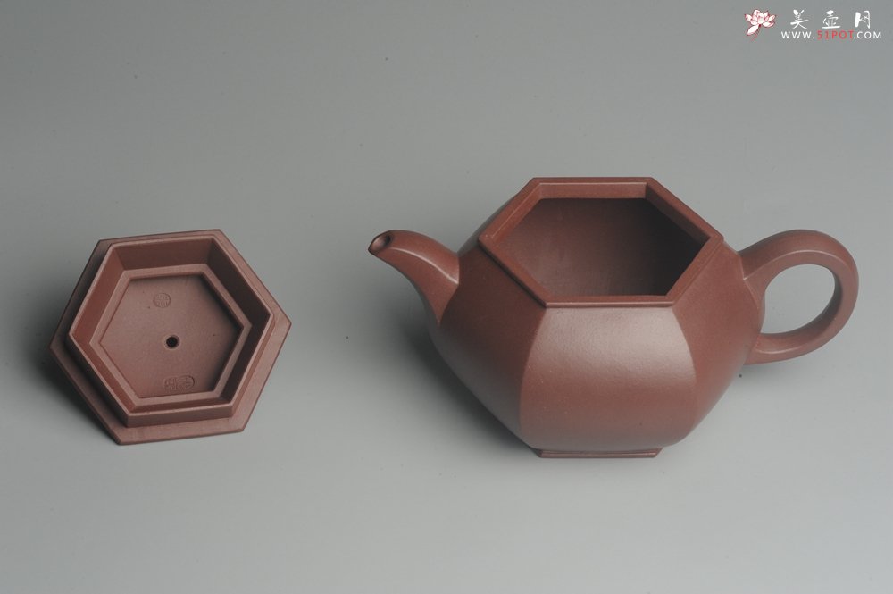 紫砂壶图片：全手工六方宫灯 大气饱满 做工精致 - 美壶网