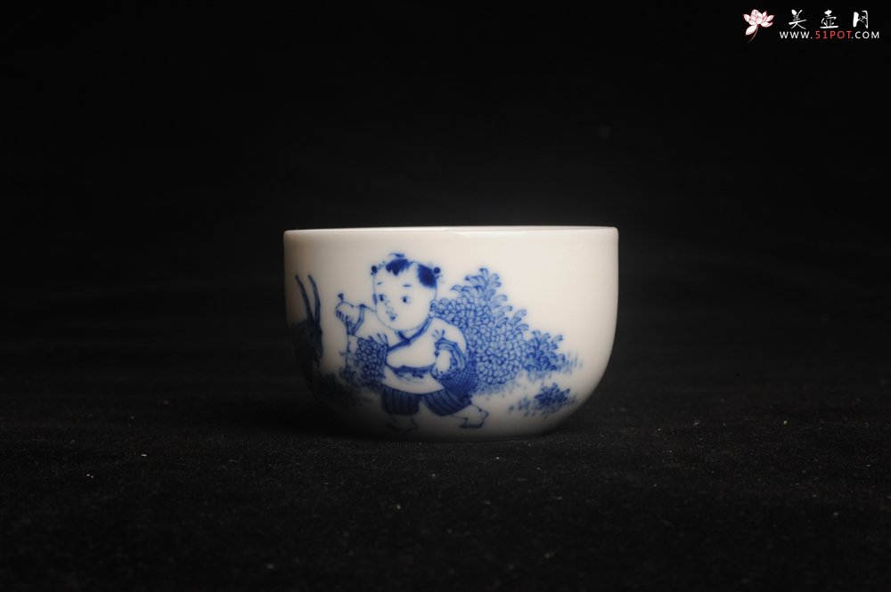 紫砂壶图片：景德镇主人杯 青花杯 童子伴羊 - 美壶网