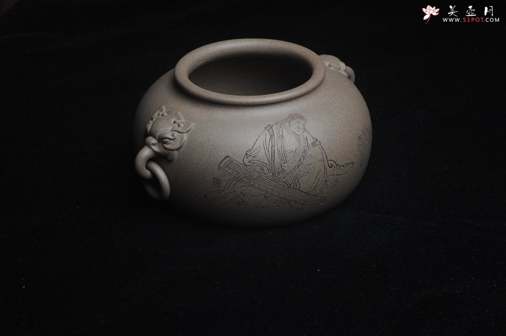 紫砂壶图片：精品特惠 老青段精品瑞兽双耳罐 茶仓 茶叶罐 水洗 烟灰缸 多用 子陶刻抚琴图 琴韵书声 - 美壶网