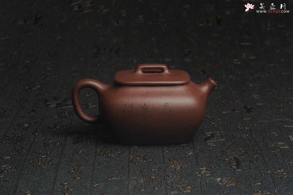 紫砂壶图片：美壶特惠 精工好料底曹青美女小四方 灰常雅致 - 美壶网