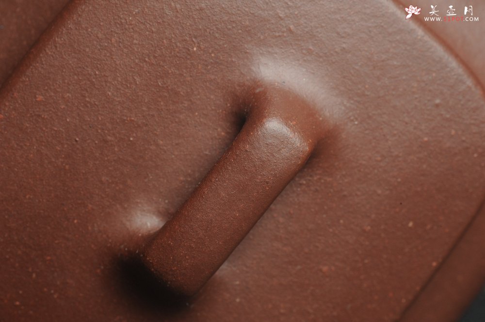 紫砂壶图片：美壶特惠 精工好料底曹青美女小四方 灰常雅致 - 美壶网