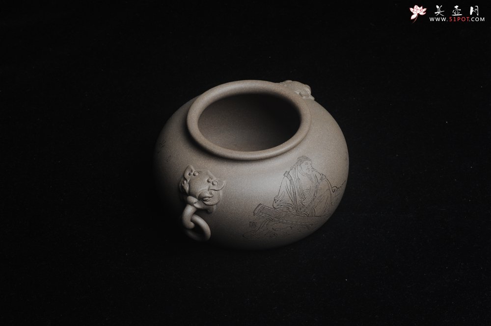 紫砂壶图片：精品特惠 老青段精品瑞兽双耳罐 茶仓 茶叶罐 水洗 烟灰缸 多用 子陶刻抚琴图 琴韵书声 - 美壶网