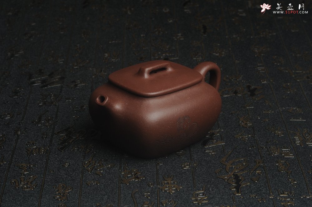 紫砂壶图片：美壶特惠 精工好料底曹青美女小四方 灰常雅致 - 美壶网
