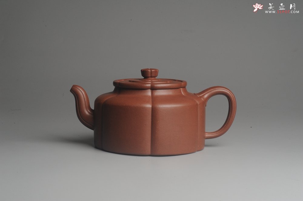 紫砂壶图片：实力派张海艳手工压制成型精工梅花周盘壶 气势磅礴 - 美壶网