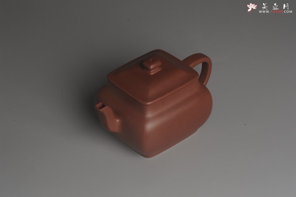紫砂壶图片：实力派张海艳全手工原创特好底曹青四方纳福壶 线面挺括 大气 做工特好 - 美壶网