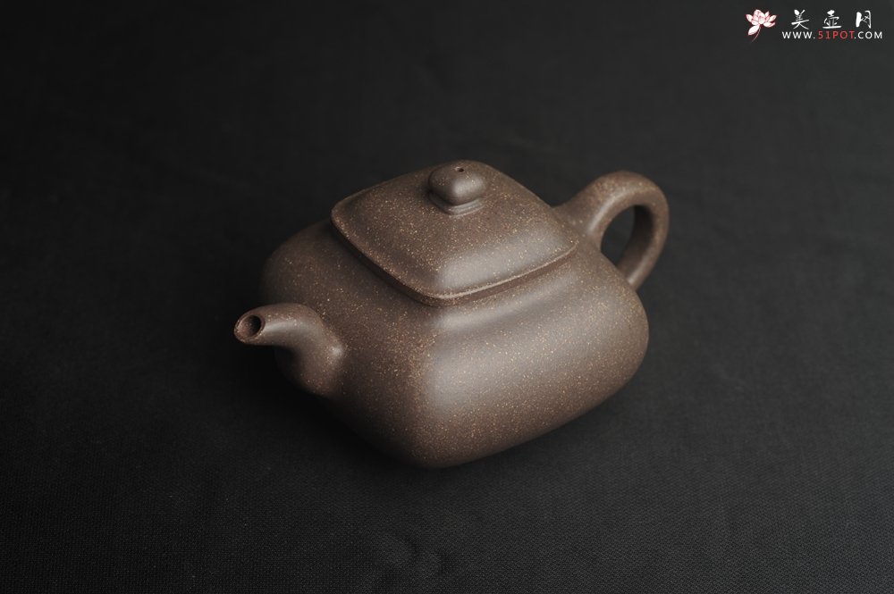 紫砂壶图片：实力派张海艳全手工特好老青灰段泥传炉壶 线面挺括 大气 做工特好 - 美壶网