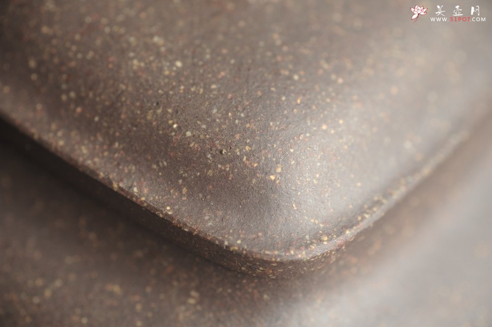 紫砂壶图片：实力派张海艳全手工特好老青灰段泥传炉壶 线面挺括 大气 做工特好 - 美壶网