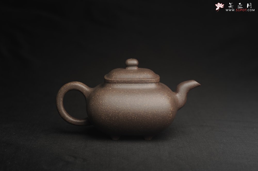 紫砂壶图片：实力派张海艳全手工特好老青灰段泥传炉壶 线面挺括 大气 做工特好 - 美壶网