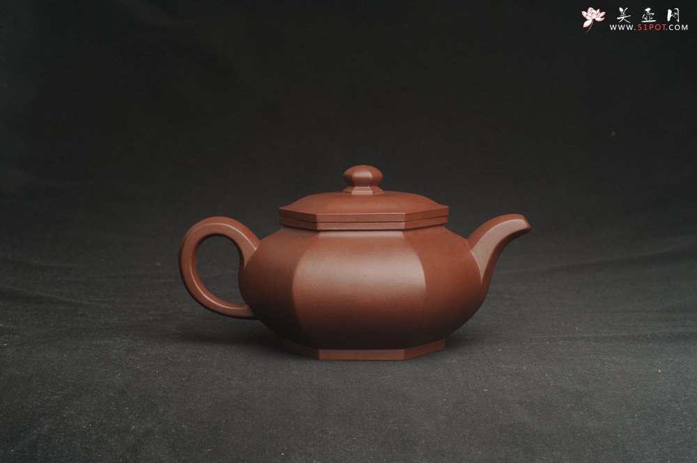 紫砂壶图片：实力派张海艳全手工油润底曹青藏六方壶 线面挺快 - 美壶网