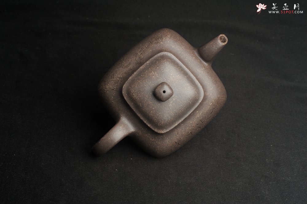 紫砂壶图片：实力派张海艳全手工特好老青灰段泥传炉壶 装饰人物 一杯清茗可沁诗脾  特文气 - 美壶网