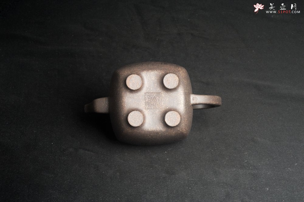 紫砂壶图片：实力派张海艳 全手工油润老青灰段泥重器鸣远四方 气势磅礴 用心之作 装饰人物特文气 - 美壶网