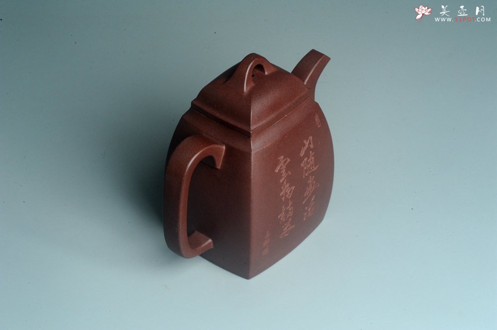 紫砂壶图片：全手工精致汉方壶 装饰山水 特文气 - 美壶网