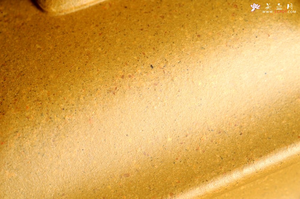 紫砂壶图片：实力派张海艳 全手工黄金段泥四方纳福壶 泥料做工俱佳 期待与亲结缘 - 美壶网