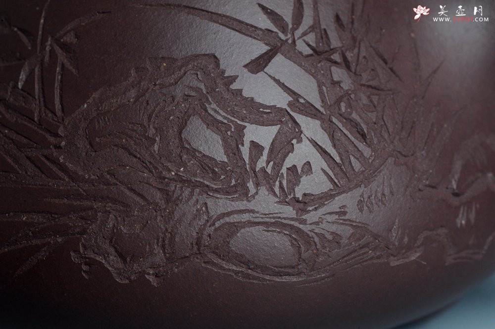 紫砂壶图片：实力派工艺师周斌 优质底槽青全手工精工满瓢壶 刘伟涛徒昊然装饰兰草图 一香已足压千红 - 美壶网