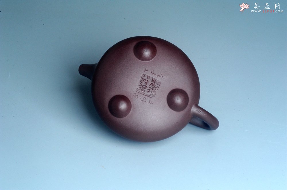 紫砂壶图片：实力派工艺师周斌 优质底槽青全手工精工 满瓢壶 张听钢装饰人物 明月一壶酒 清风万卷书 - 美壶网