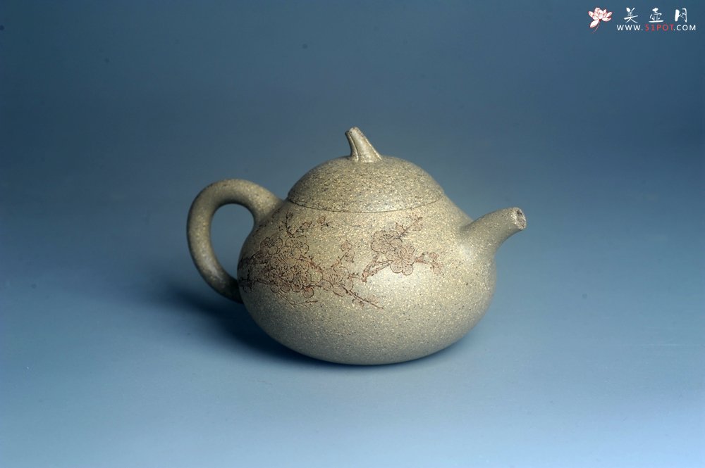 紫砂壶图片：实力派工艺师周斌 极品芝麻段泥 全手工茄瓜壶 装饰墨梅特文气 - 美壶网