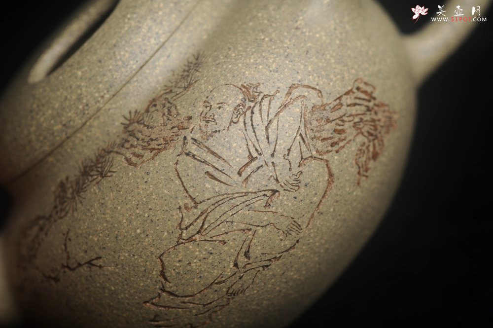 紫砂壶图片：实力派工艺师周斌 极品芝麻段泥 原创全手工牛韵壶 松涛烹雪醒诗梦 竹院浮烟荡俗尘 - 美壶网