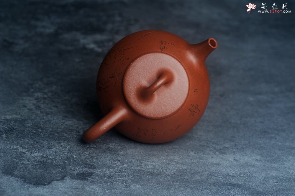 紫砂壶图片：王老师新品 庆十一特惠 全手工红降坡合瓢壶 双刀装饰兰花鸟特文气 - 美壶网