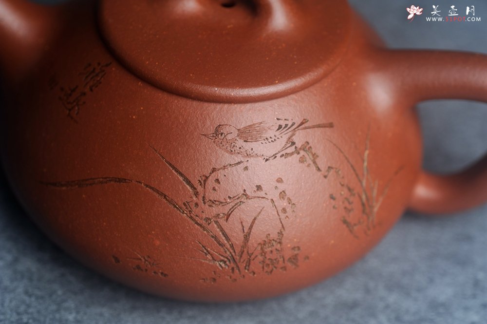 紫砂壶图片：王老师新品 庆十一特惠 全手工红降坡合瓢壶 双刀装饰兰花鸟特文气 - 美壶网