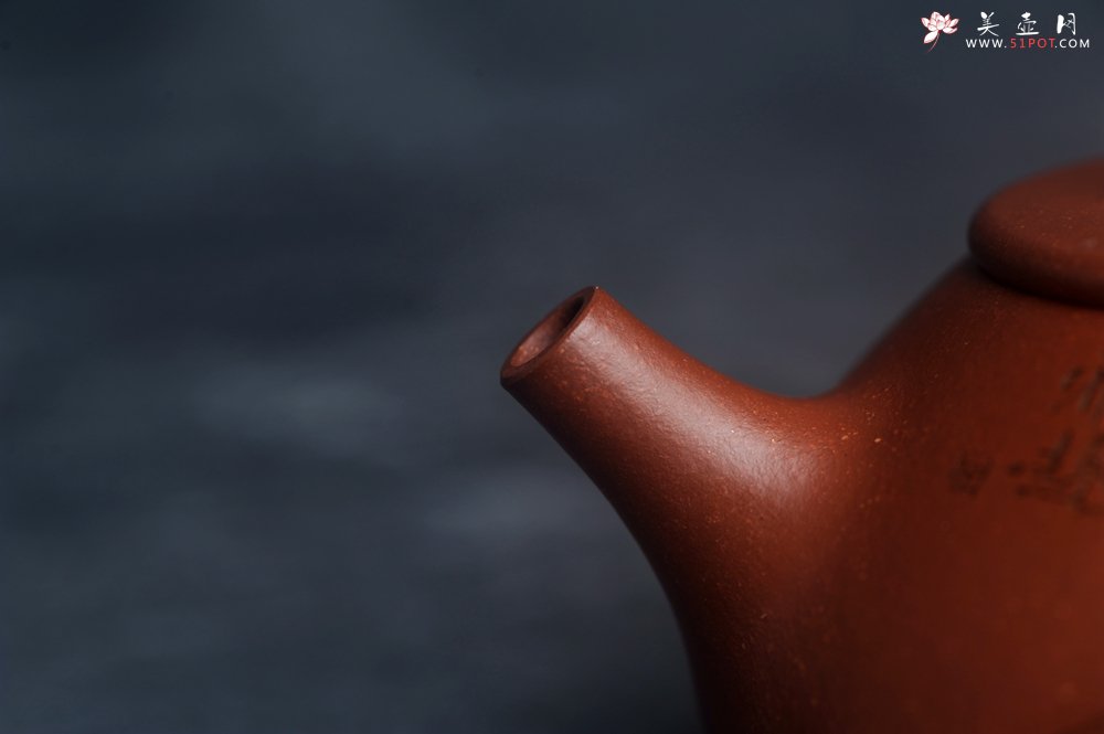 紫砂壶图片：王老师新品 庆十一特惠 全手工红降坡合瓢壶 双刀装饰兰花鸟特文气 - 美壶网