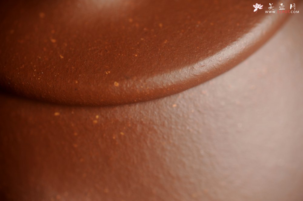 紫砂壶图片：王老师新品 庆十一特惠 全手工红降坡合瓢壶 特文气 - 美壶网