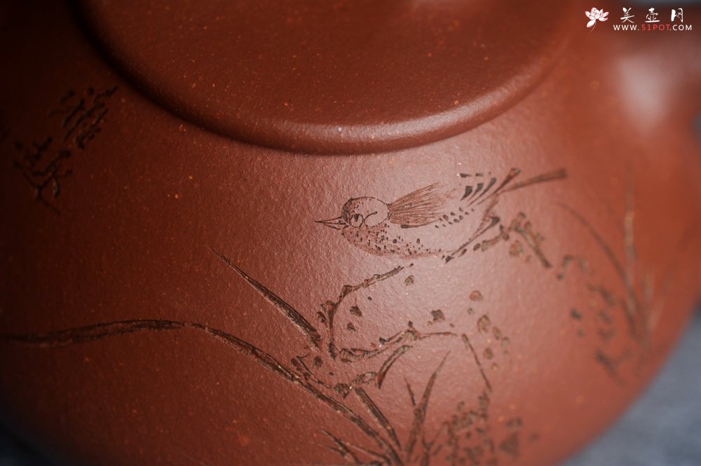 紫砂壶图片：王老师新品 庆十一特惠 全手工红降坡合瓢壶 双刀装饰兰花鸟特文气 - 美壶网