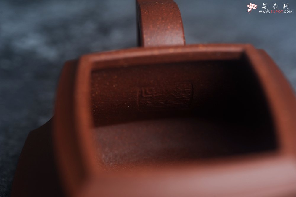 紫砂壶图片：美壶特惠 精致全手工 中槽清腰玉四方壶 - 美壶网