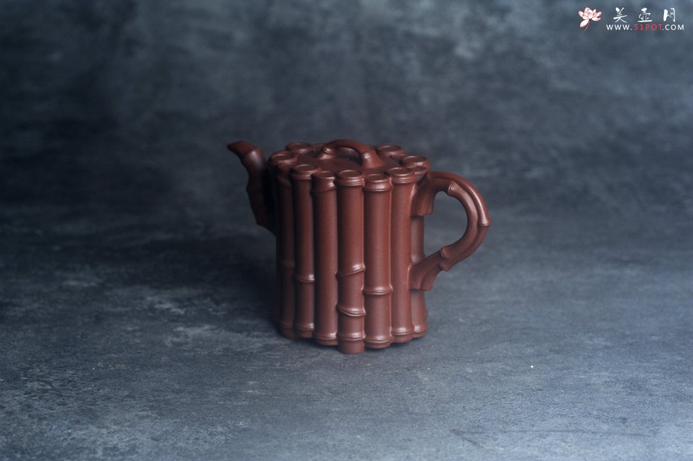 紫砂壶图片：实力派工艺师周斌精工底槽清十六竹壶 - 美壶网