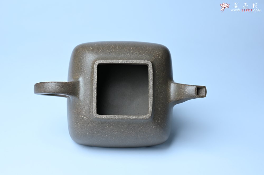 紫砂壶图片：实力派张海艳全手工蟹壳老青段泥精工弧菱壶 - 美壶网