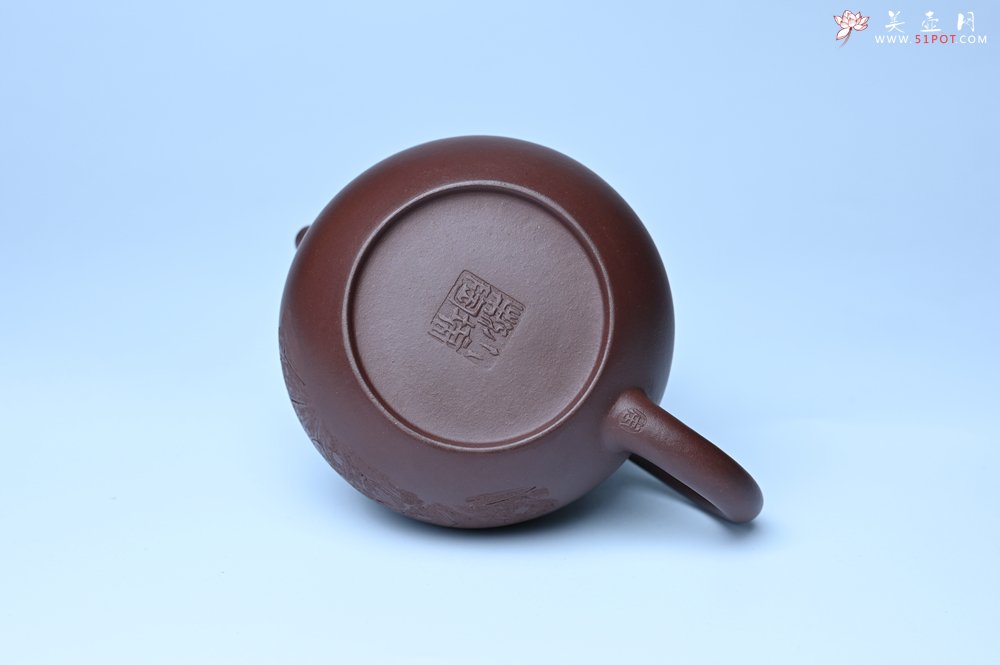 紫砂壶图片：油润底曹青 全手工西施茶壶 玉洁冰清 接天莲叶无穷碧 映日荷花别样红 - 美壶网