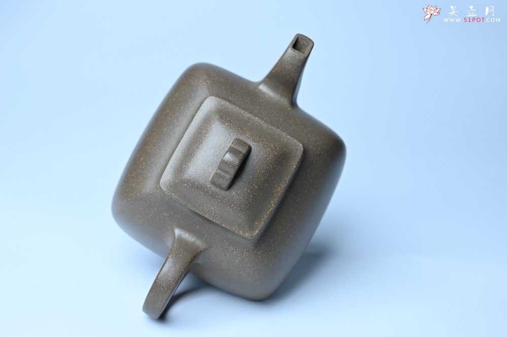 紫砂壶图片：实力派张海艳全手工蟹壳老青段泥精工弧菱壶 - 美壶网