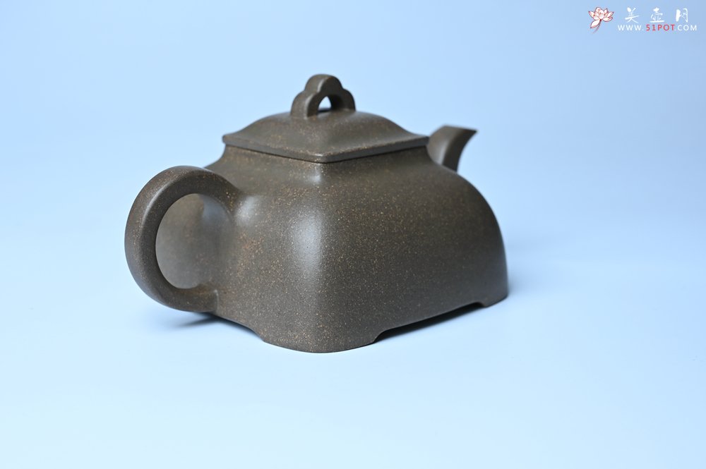 紫砂壶图片：实力派张海艳全手工蟹壳老青段泥精工弧菱壶 - 美壶网