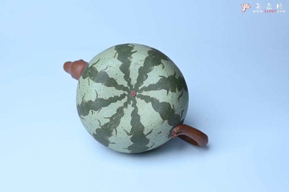 紫砂壶图片：美壶特惠 精致西瓜紫砂壶 茶人醉爱 - 美壶网