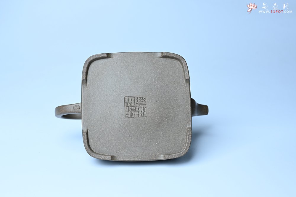 紫砂壶图片：实力派张海艳全手工蟹壳老青段泥精工弧菱壶 - 美壶网