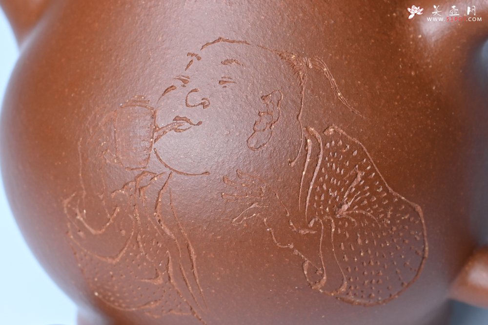 紫砂壶图片：美壶特惠 王老师 全手工红降坡泥潘壶 国助工 易轩 范小君徒杨志老师刻绘 装饰小富贵特文气 - 美壶网