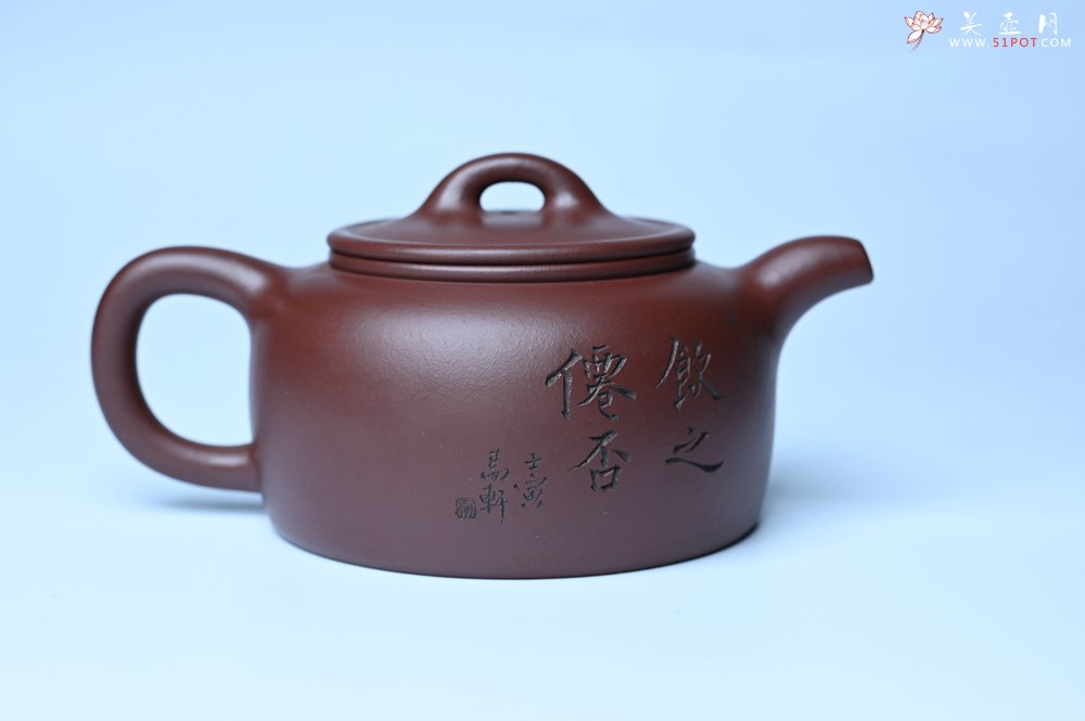 紫砂壶图片：潜力股周小培老师 4号井深井红皮龙 全手工过桥井栏壶 装饰人物特文气 - 美壶网
